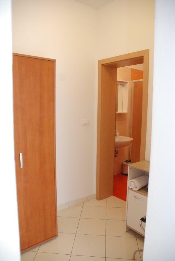 Apartmani Radin Rosini エクステリア 写真
