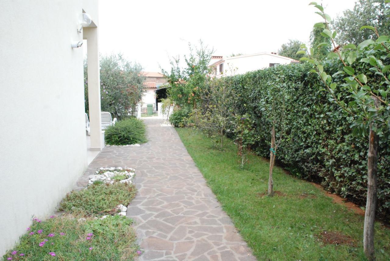 Apartmani Radin Rosini エクステリア 写真