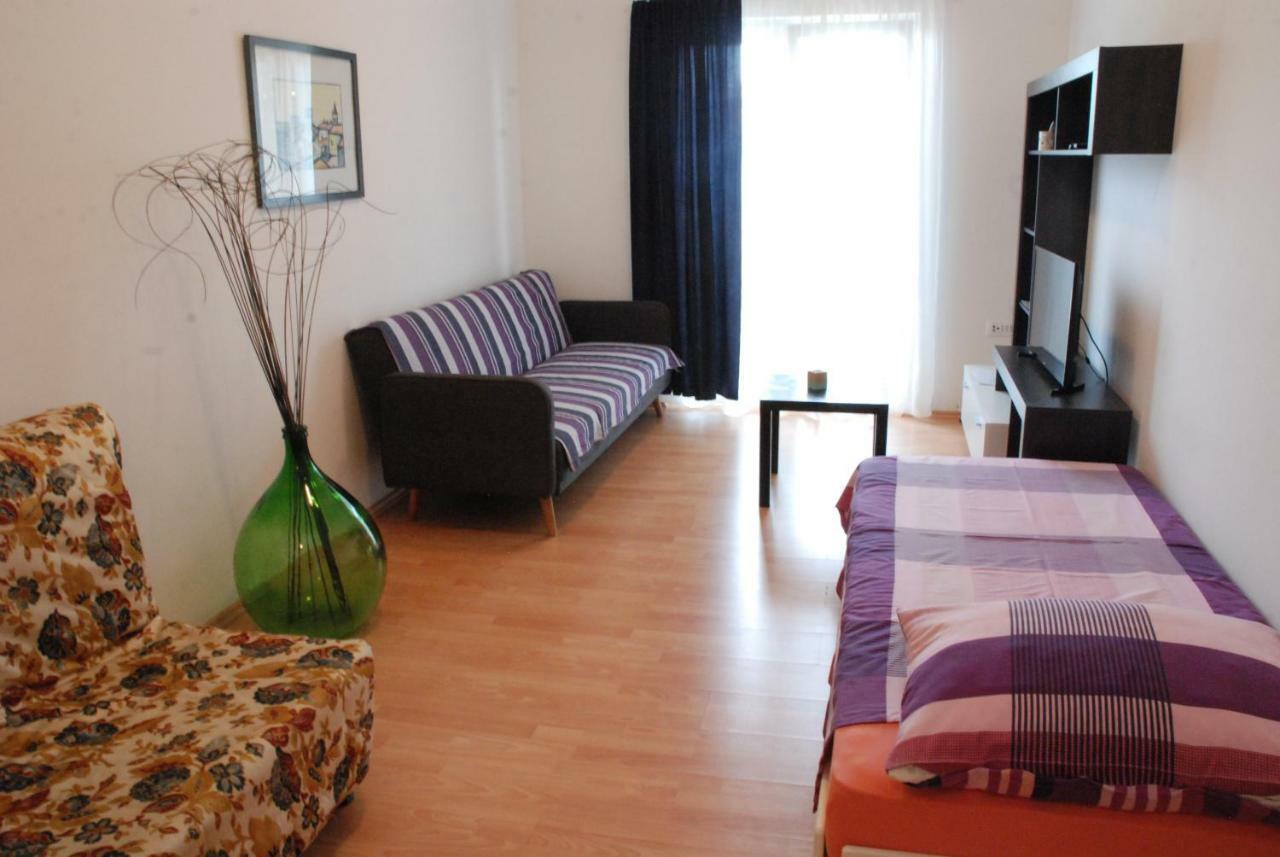 Apartmani Radin Rosini エクステリア 写真
