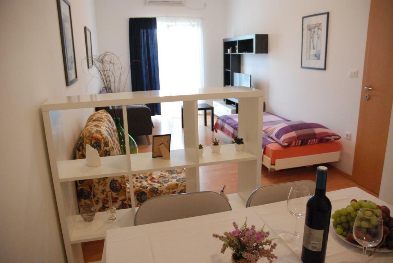 Apartmani Radin Rosini エクステリア 写真