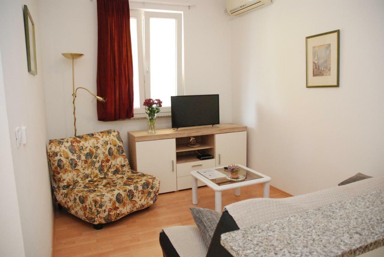Apartmani Radin Rosini エクステリア 写真
