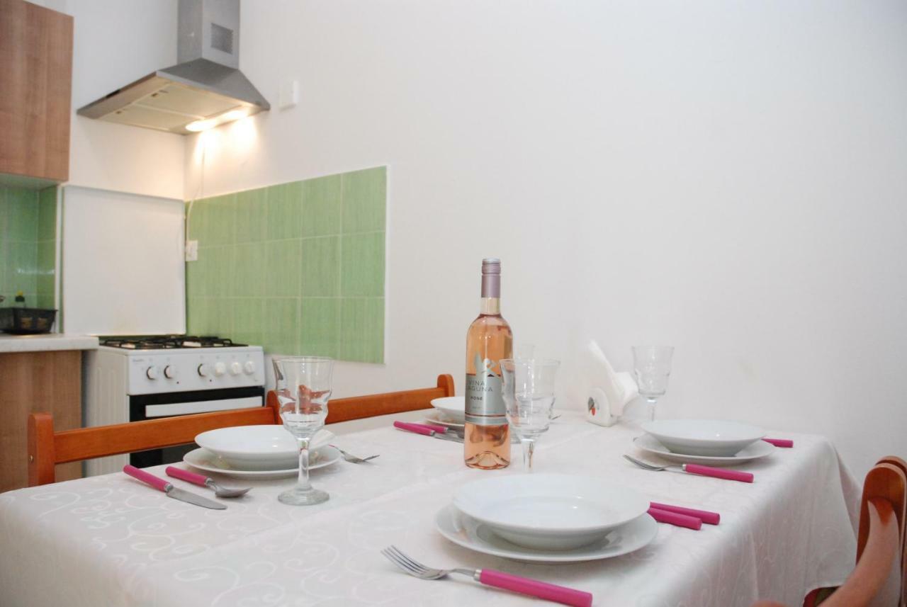 Apartmani Radin Rosini エクステリア 写真