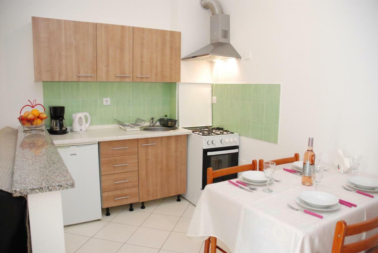 Apartmani Radin Rosini エクステリア 写真