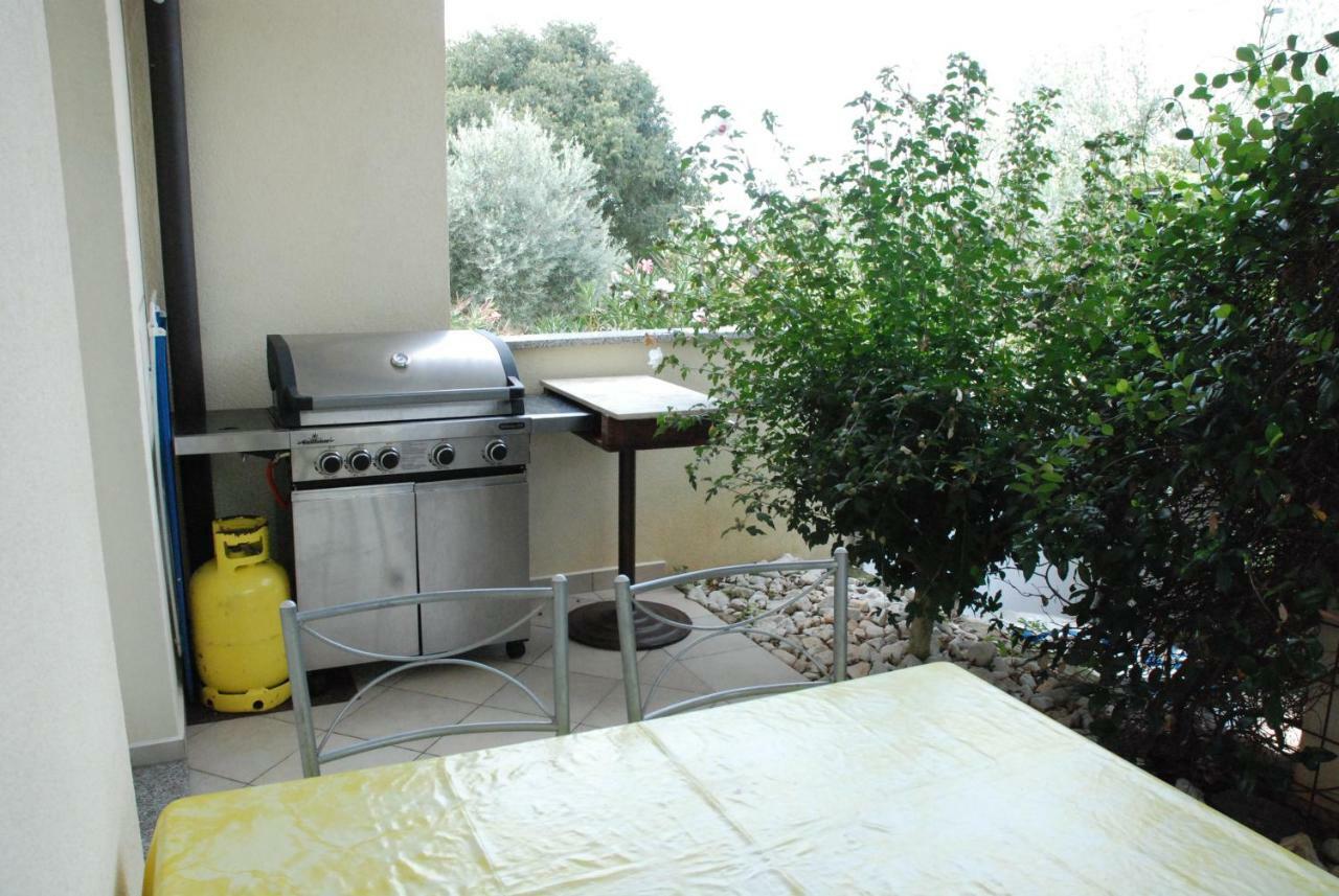 Apartmani Radin Rosini エクステリア 写真