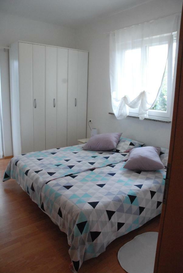 Apartmani Radin Rosini エクステリア 写真